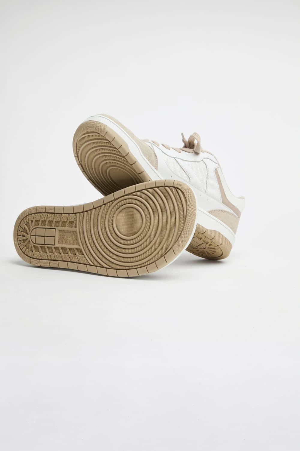 Nova Fly White/Sand